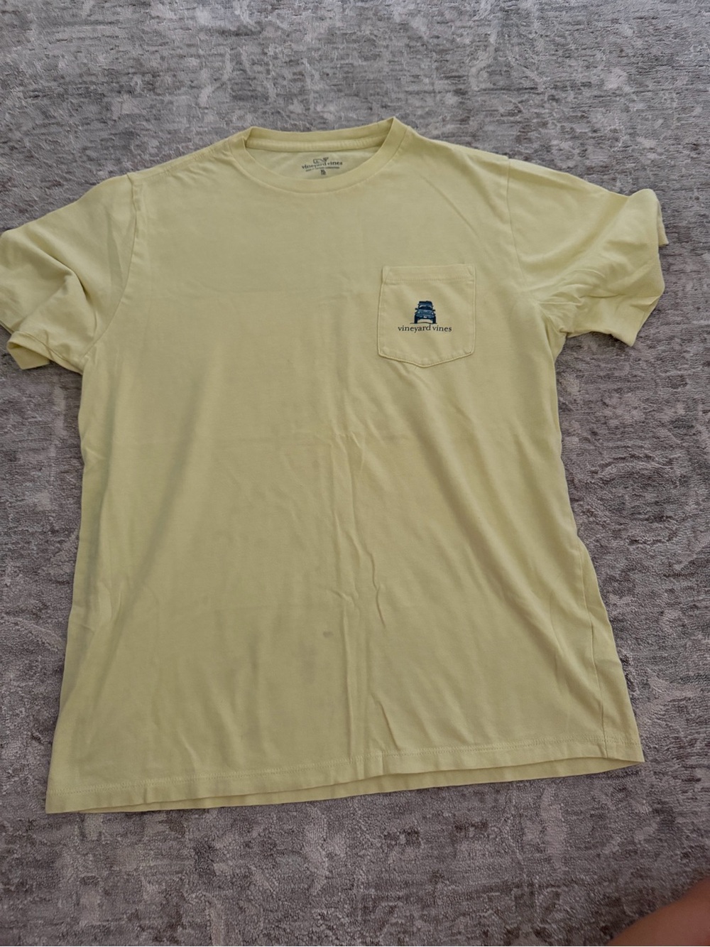 Vineyard Vines Men’s Short Sleeve Pocket Tee in Light Yellow